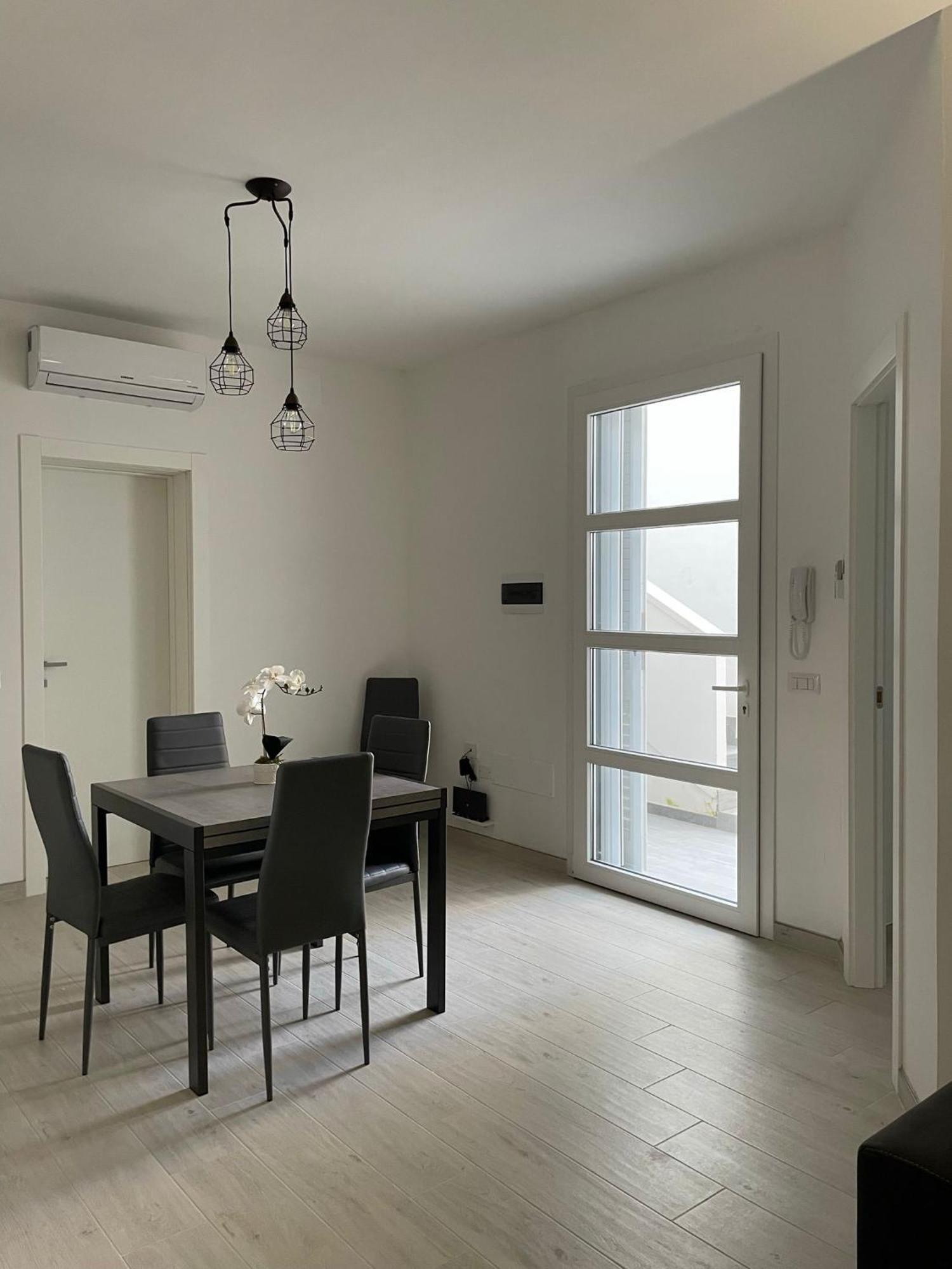 Cora Apartment *